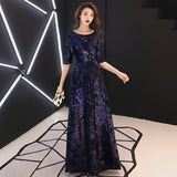 Mid-sleeve Dress For The Grand Annual Meeting Of The Hostess