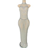 Luxury and atmospheric red temperament host stage sexy slim fit, buttocks wrapped female star evening dress, sleeveless