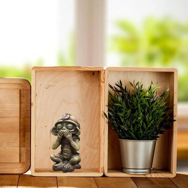 Alien Statue Extraterrestrial Alien Sculpture Enigmatic Figurine Home Decor Products For Lawn Terrace Living Room Bedroom Garden