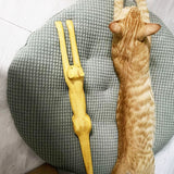 New Wooden Cat-Shaped Back DIY Scratching Stick Made Of Solid Wood