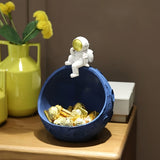1pc Creative Astronaut Entrance Key Storage Box, Table Cute Birthday Gift Living Room Crafts Ornaments,Cute Ornament, Home Living Room Bar Cafe Decor Ornament
