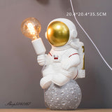 Modern Astronaut Table Lamp Art Deco Resin Lamp Table Bedroom Lamp Creative Living Room Loft Decoration Space Man Desk Light LED